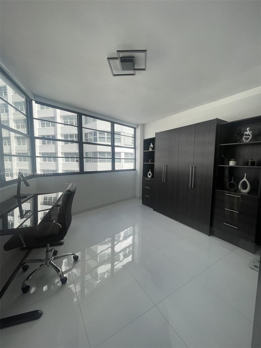 999 Brickell Bay Dr Unit: 705