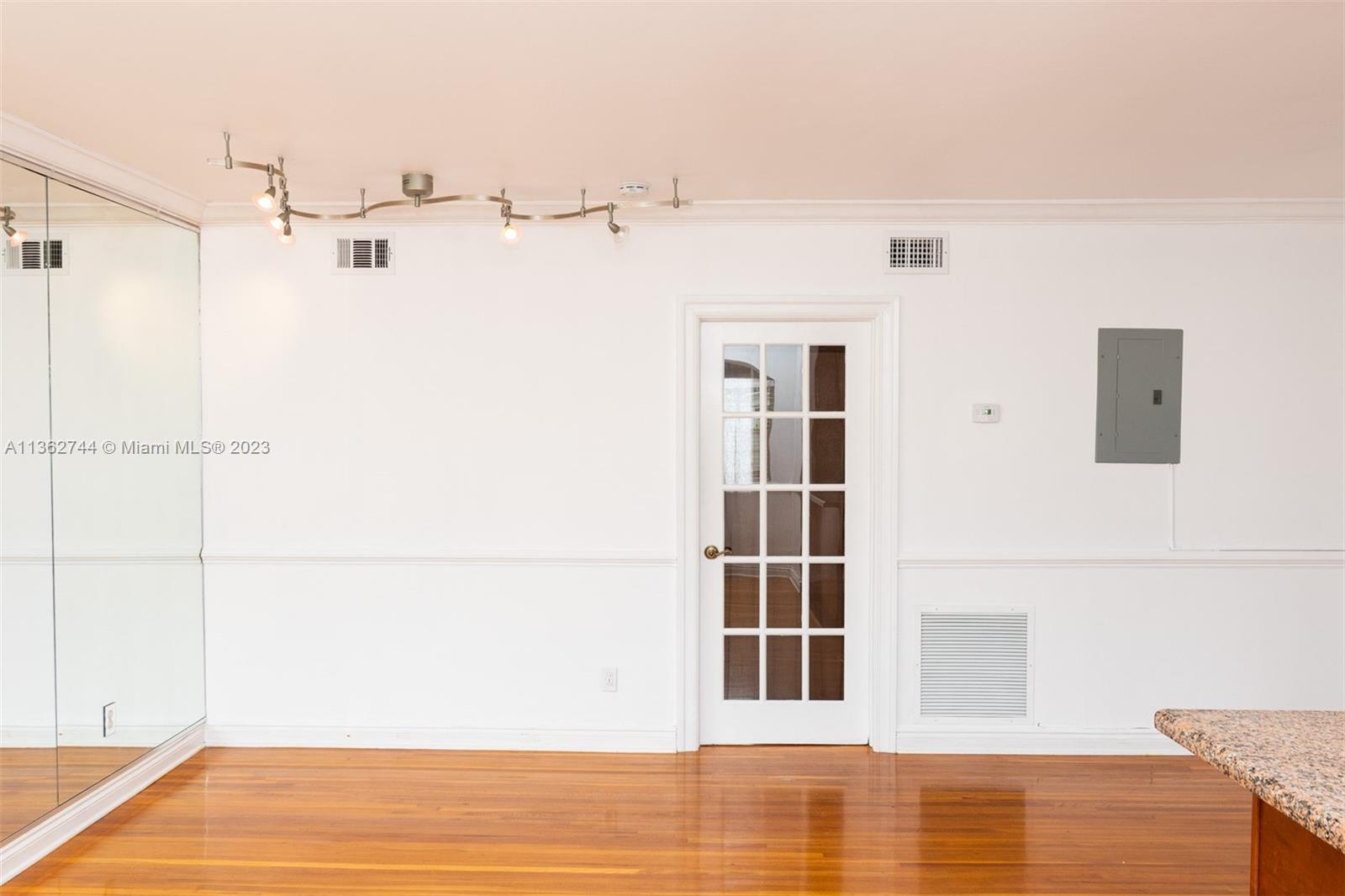 1575 West Ave Unit: 8