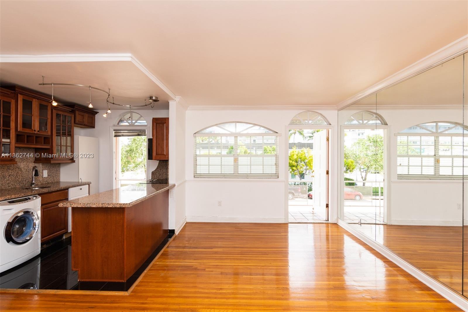 1575 West Ave Unit: 8