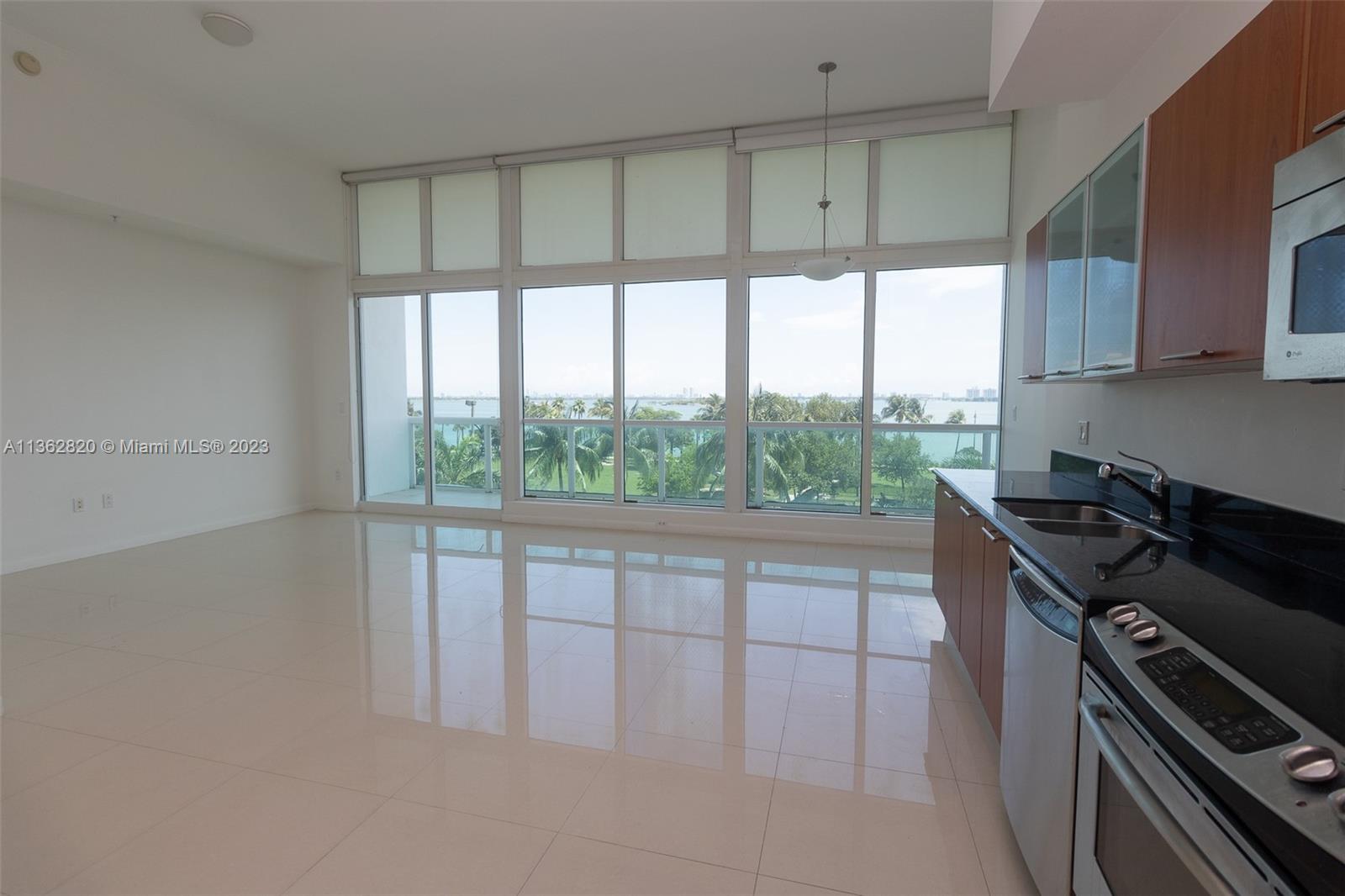 1800 N Bayshore Dr Unit: 406