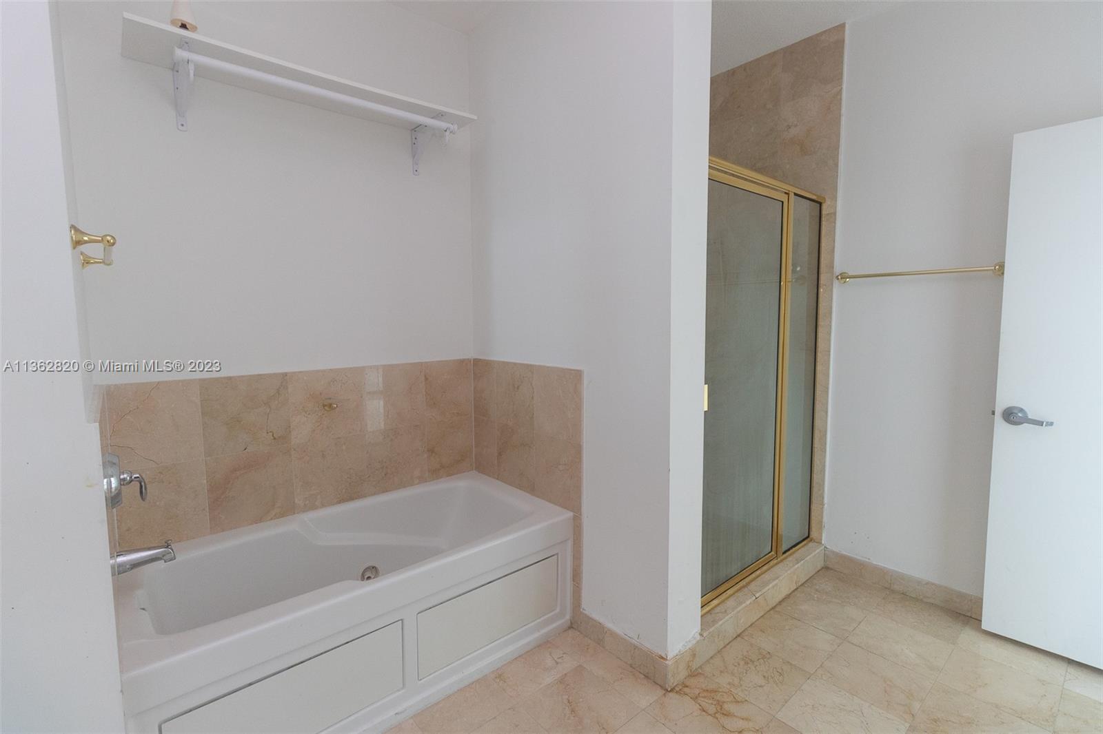 1800 N Bayshore Dr Unit: 406