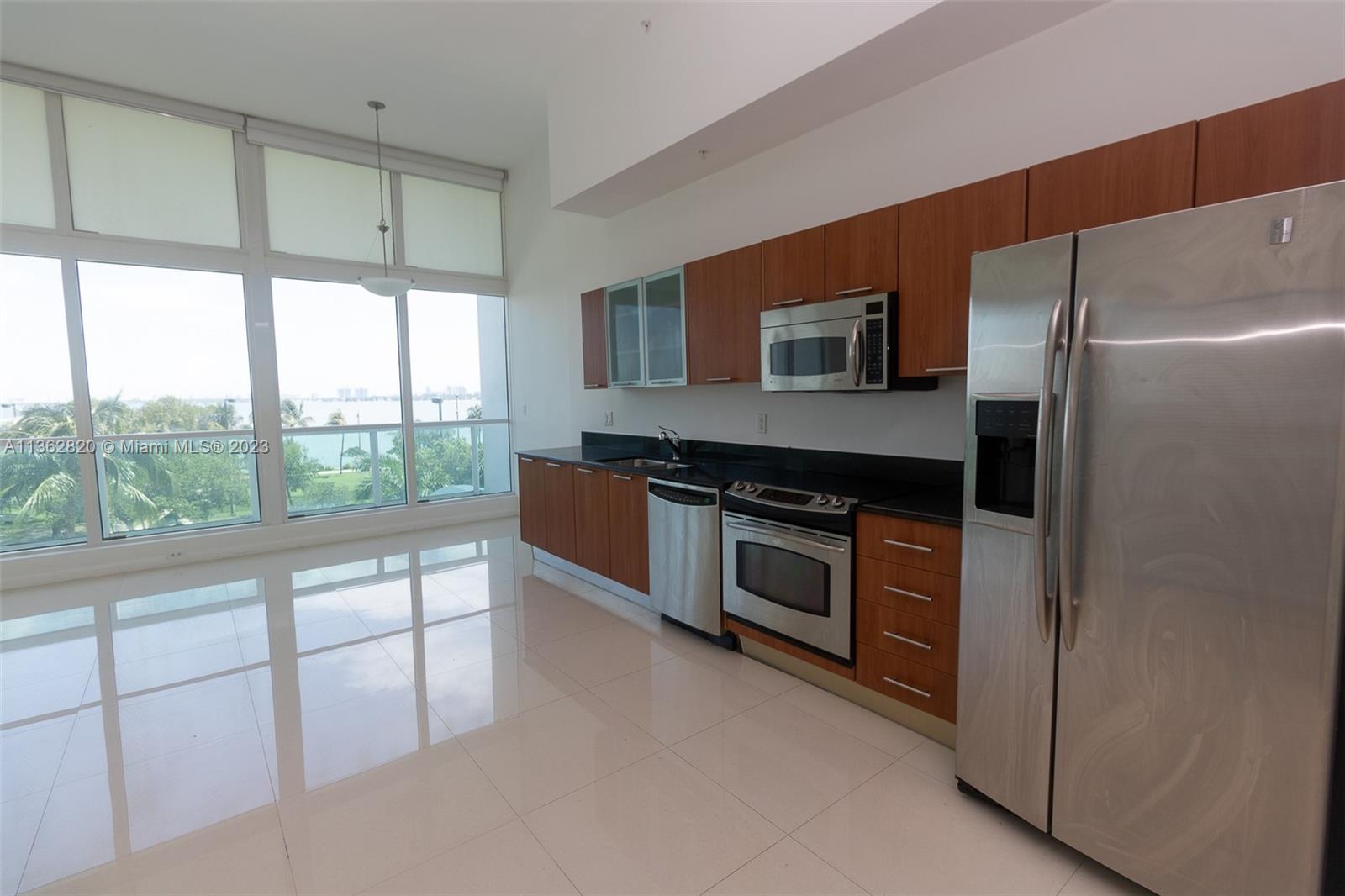 1800 N Bayshore Dr Unit: 406
