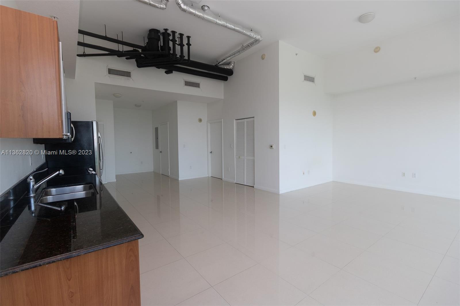 1800 N Bayshore Dr Unit: 406