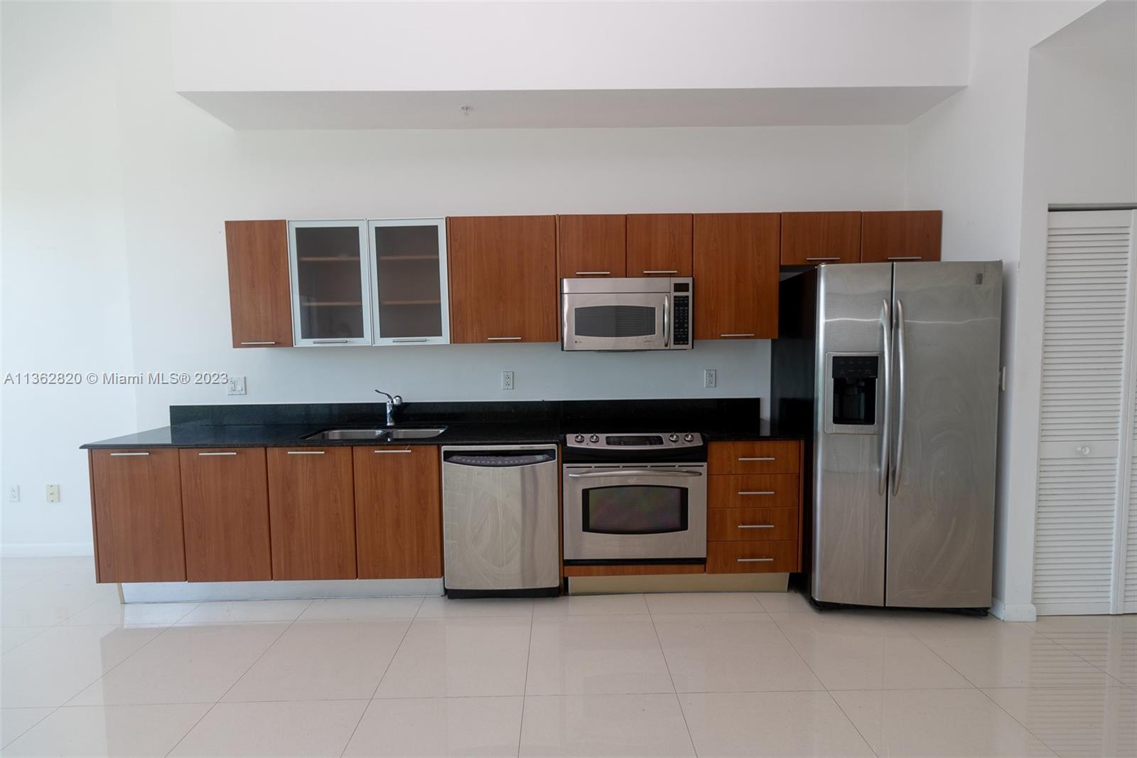 1800 N Bayshore Dr Unit: 406