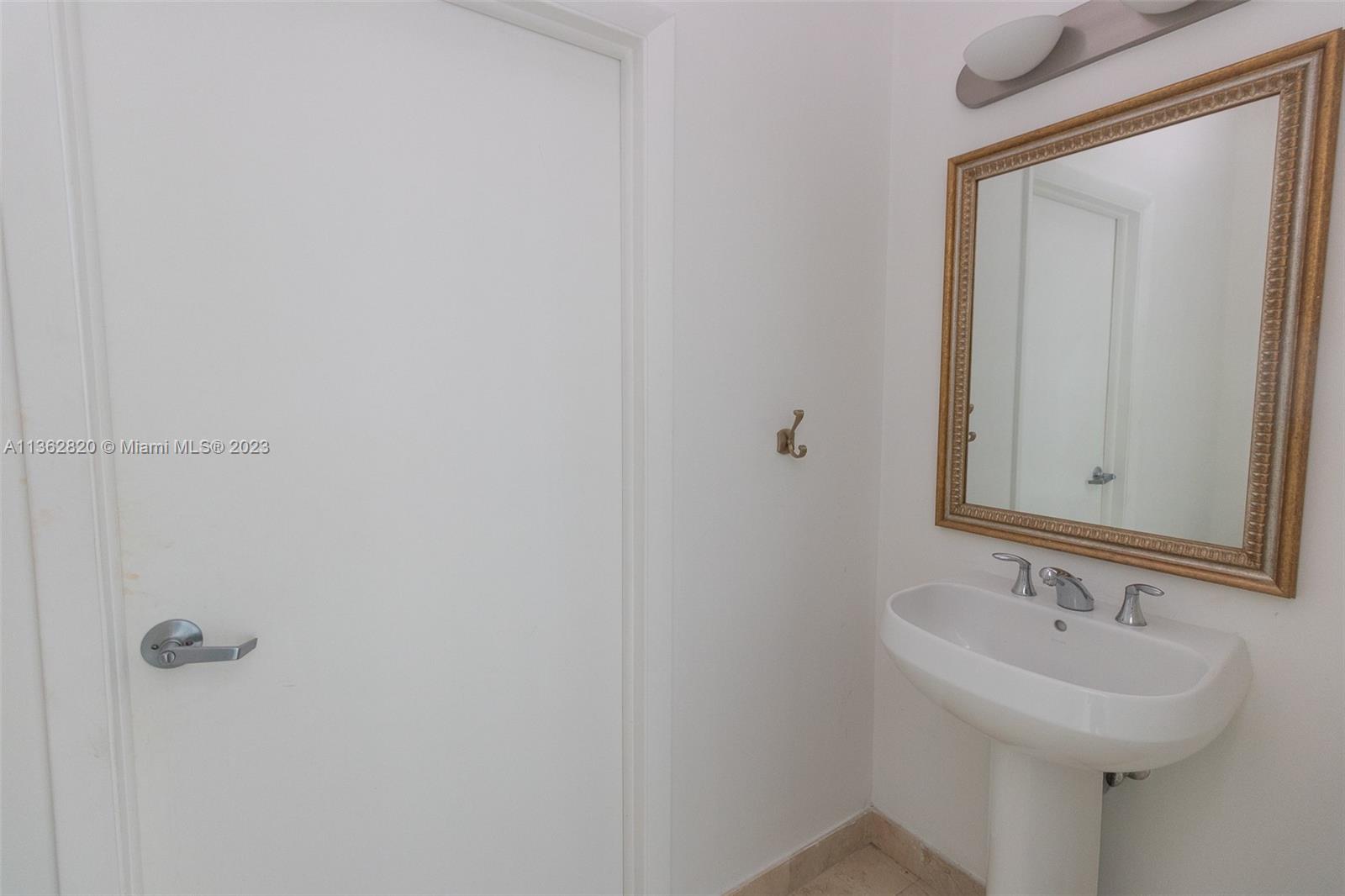 1800 N Bayshore Dr Unit: 406