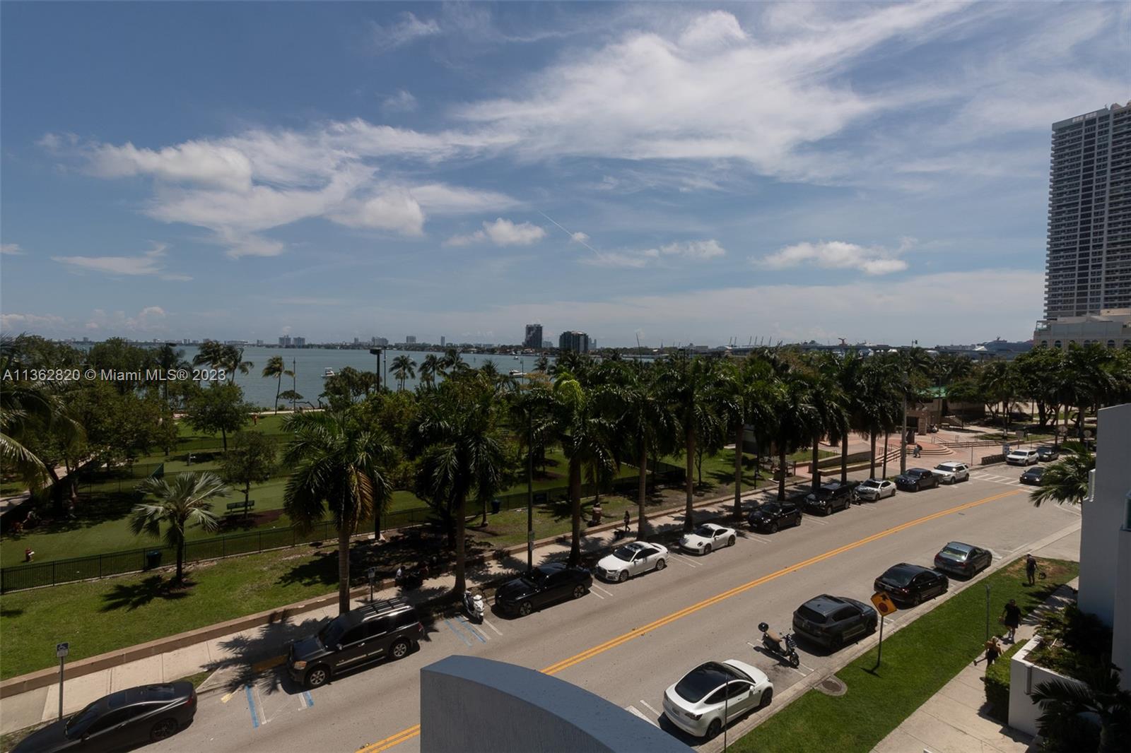 1800 N Bayshore Dr Unit: 406