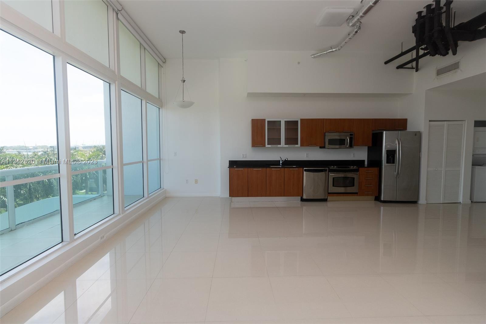 1800 N Bayshore Dr Unit: 406