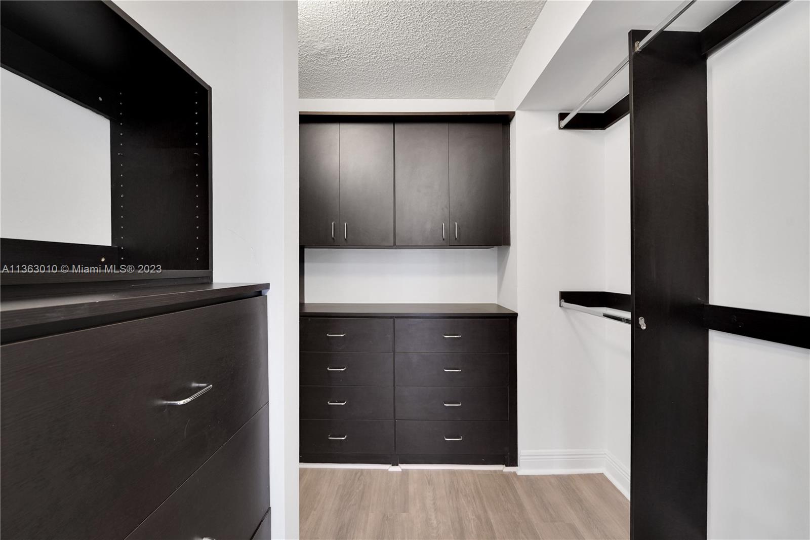 1925 Brickell Ave Unit: D1602-1603