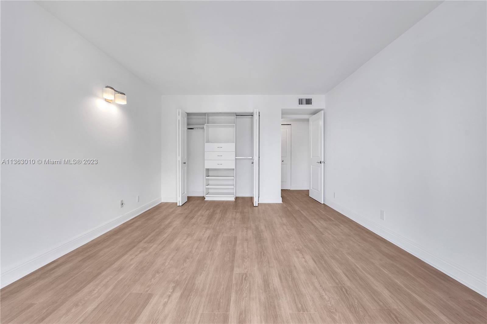 1925 Brickell Ave Unit: D1602-1603