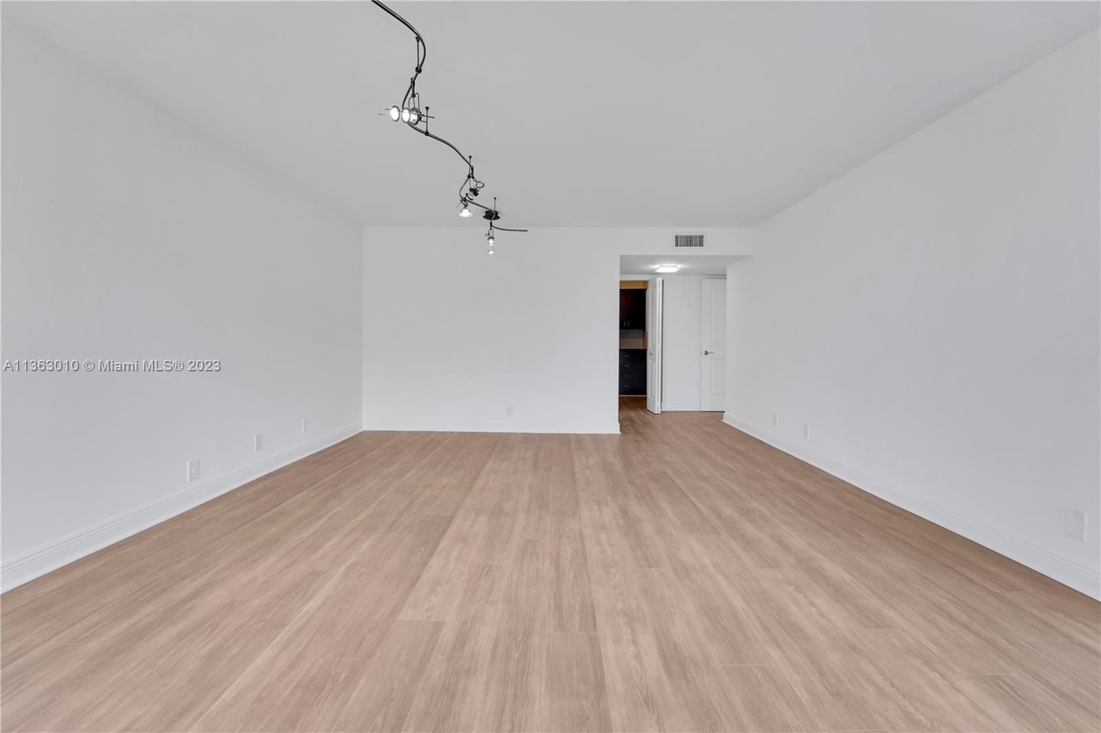 1925 Brickell Ave Unit: D1602-1603