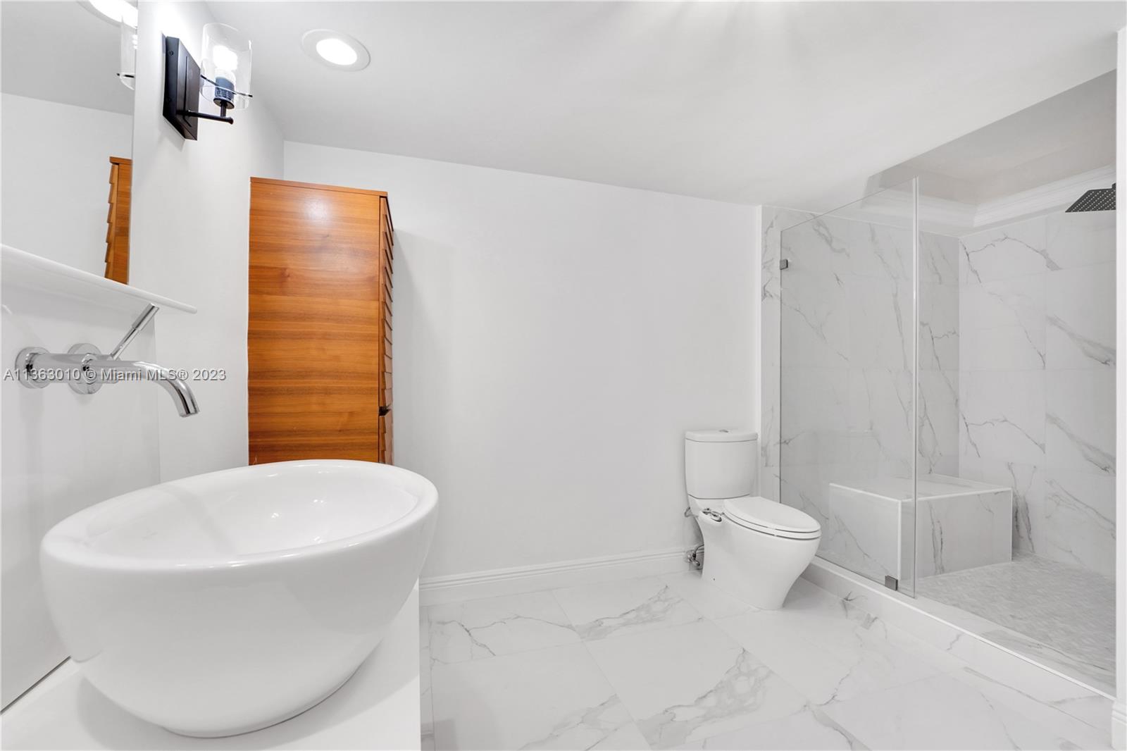 1925 Brickell Ave Unit: D1602-1603