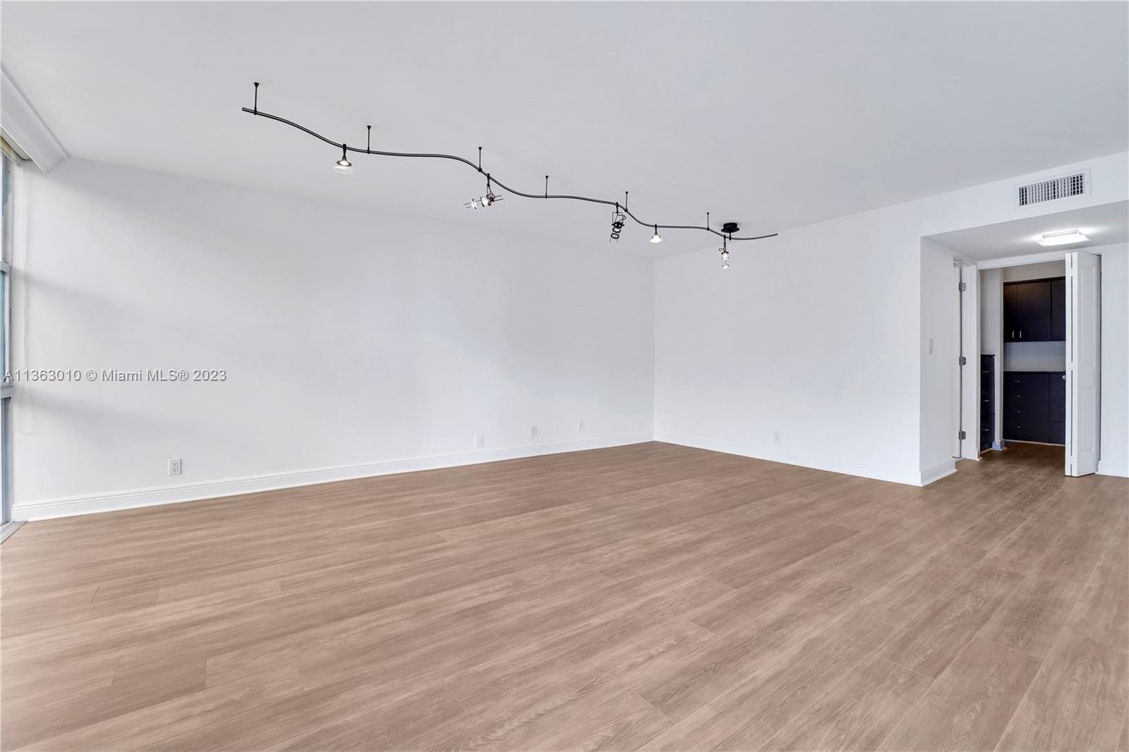 1925 Brickell Ave Unit: D1602-1603