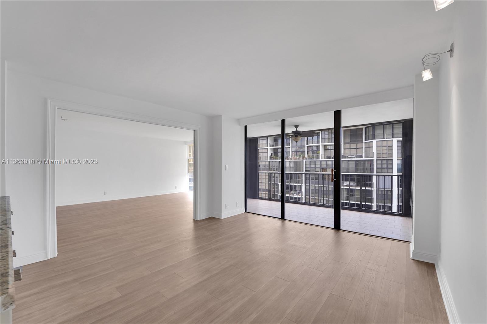 1925 Brickell Ave Unit: D1602-1603