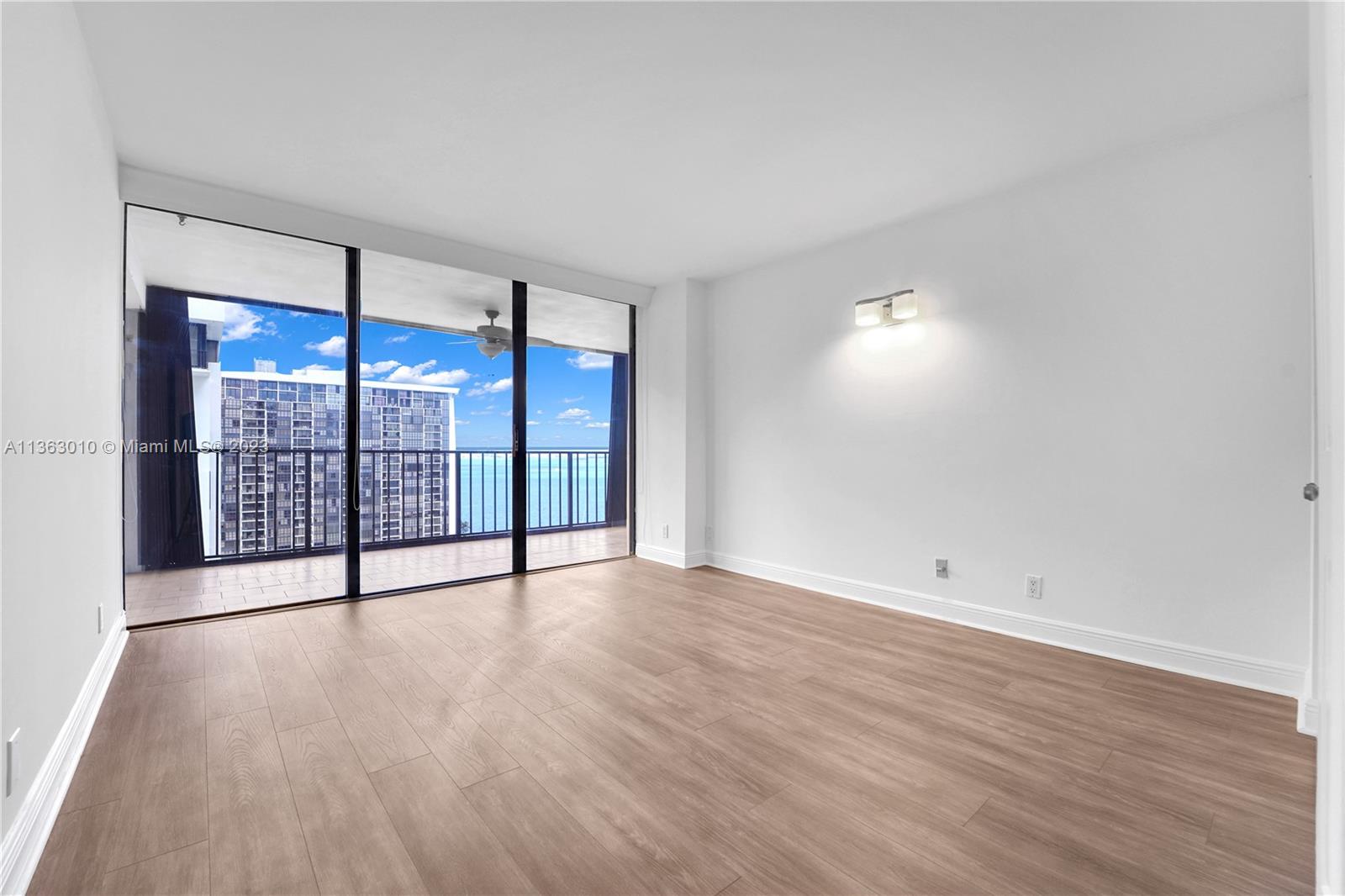 1925 Brickell Ave Unit: D1602-1603