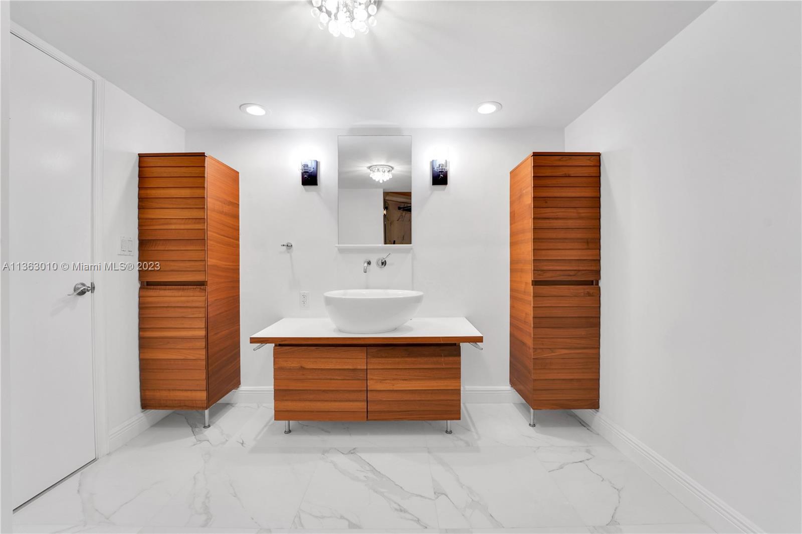 1925 Brickell Ave Unit: D1602-1603