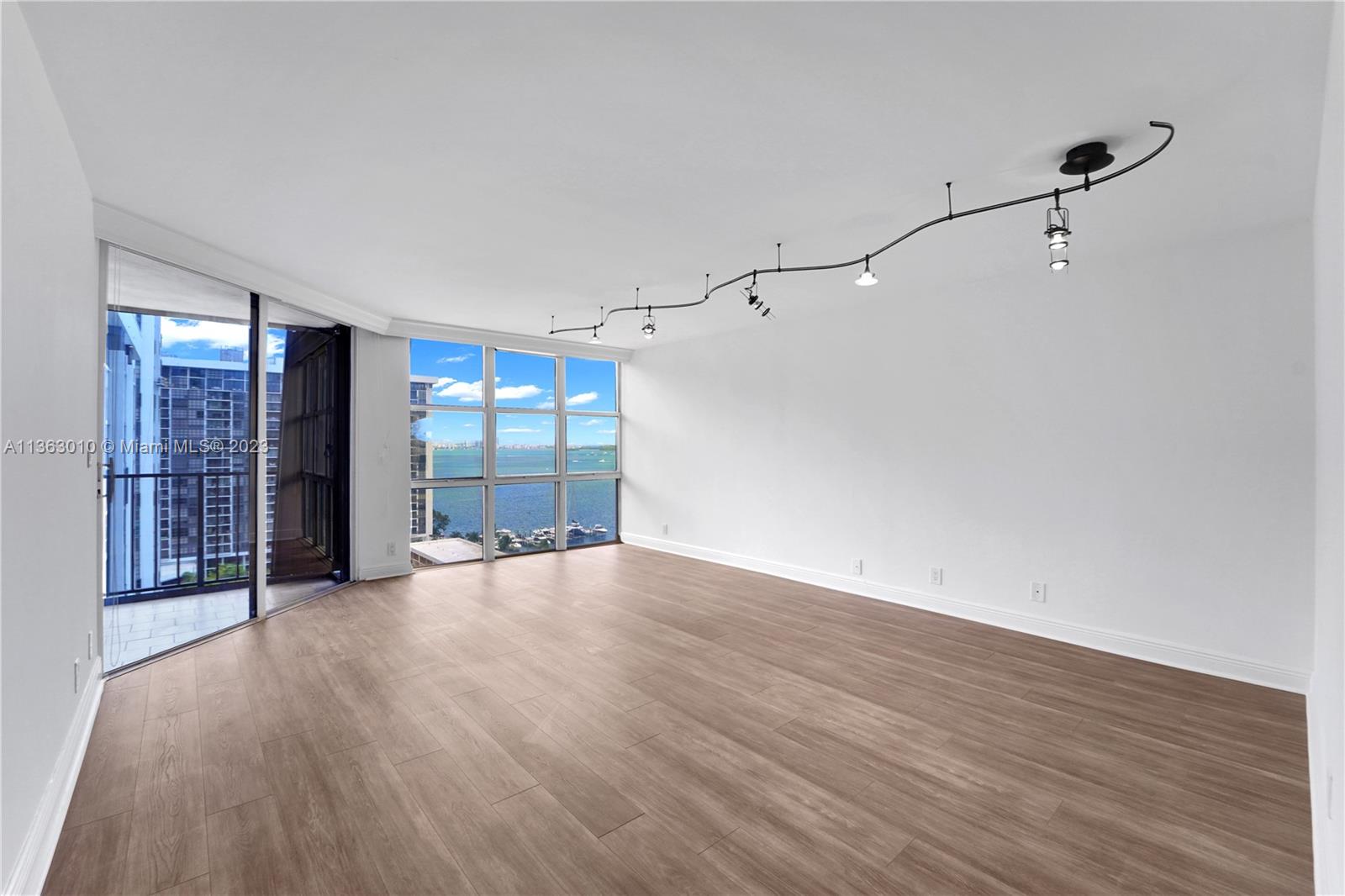1925 Brickell Ave Unit: D1602-1603