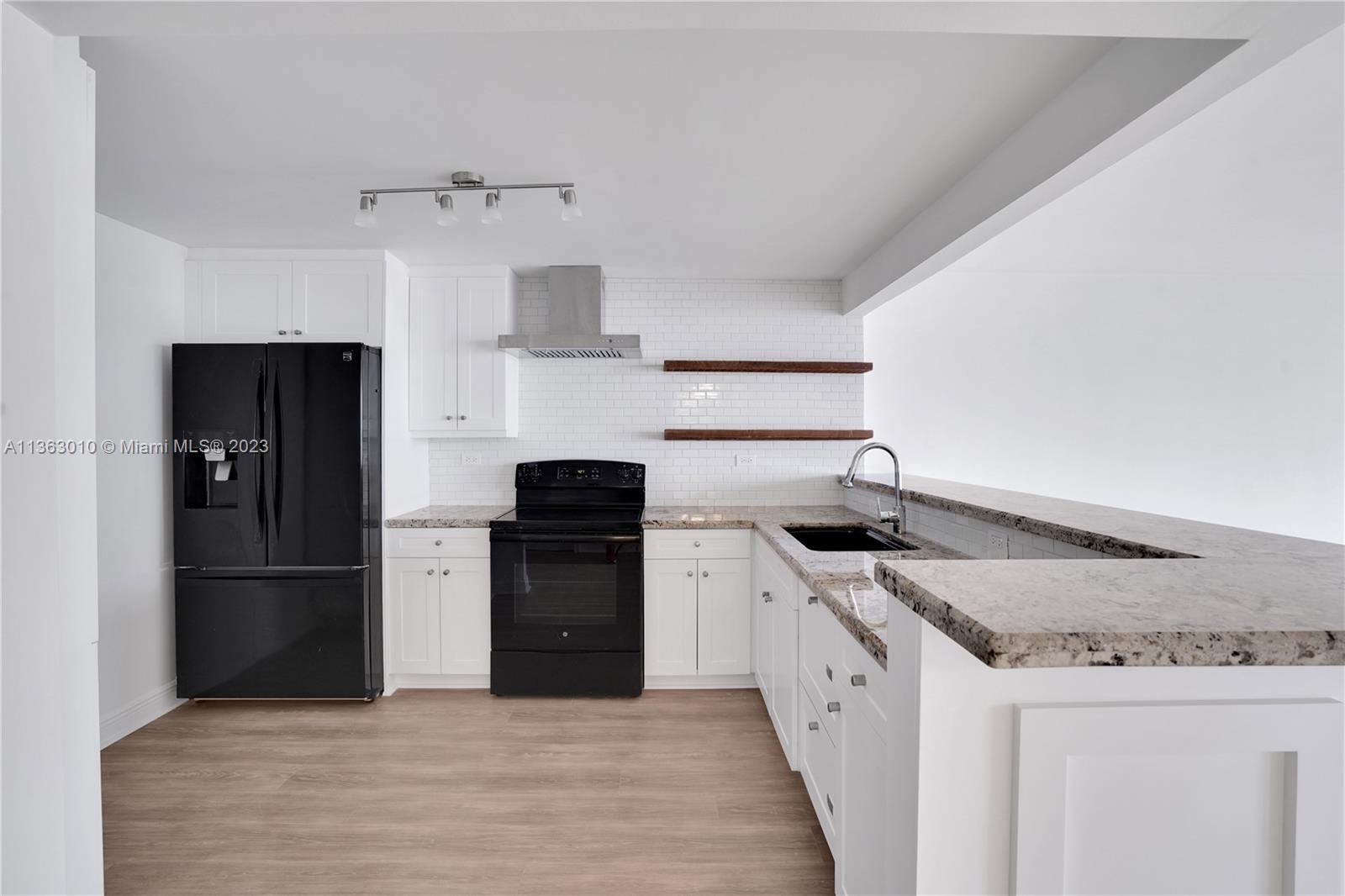 1925 Brickell Ave Unit: D1602-1603