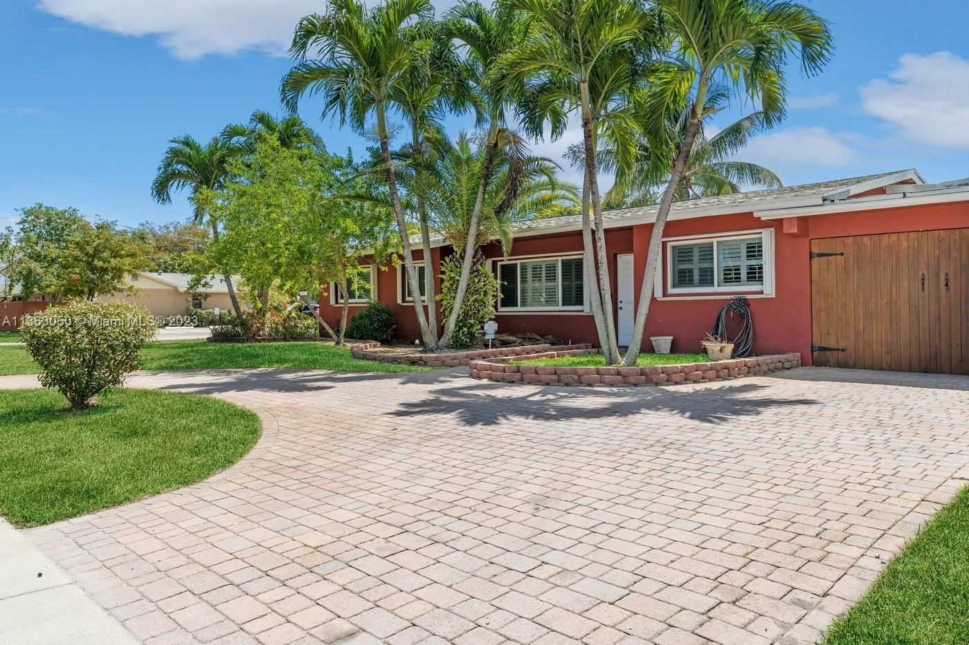 200 SW 15th St