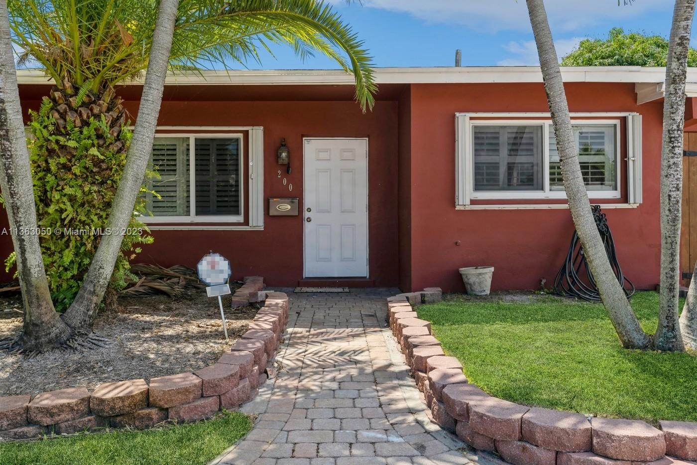 200 SW 15th St