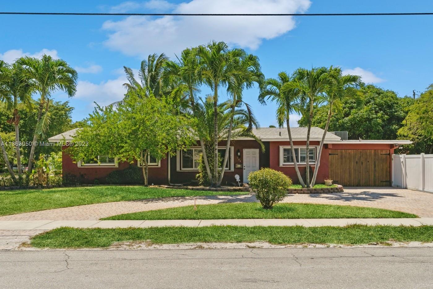 200 SW 15th St