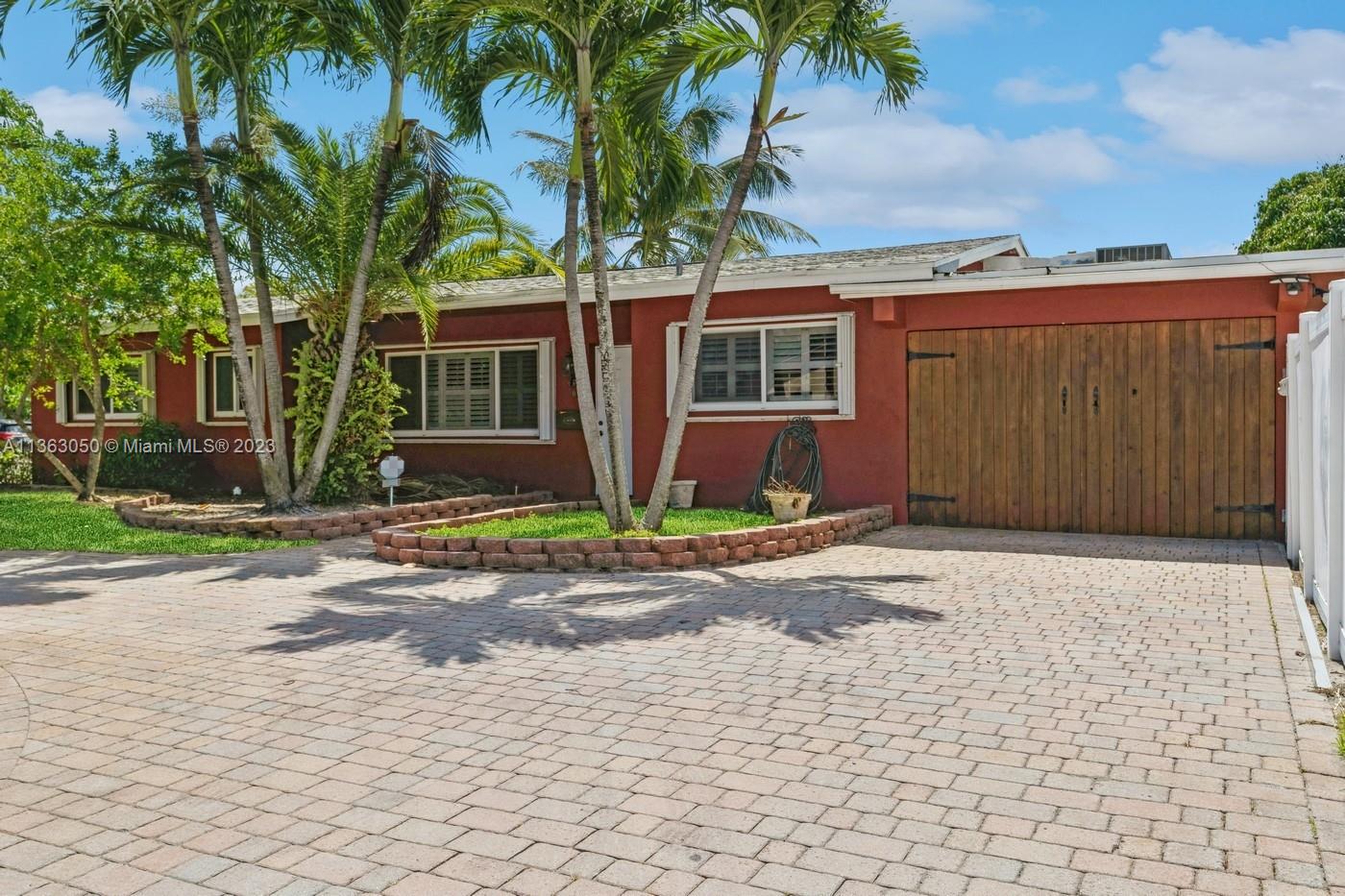 200 SW 15th St