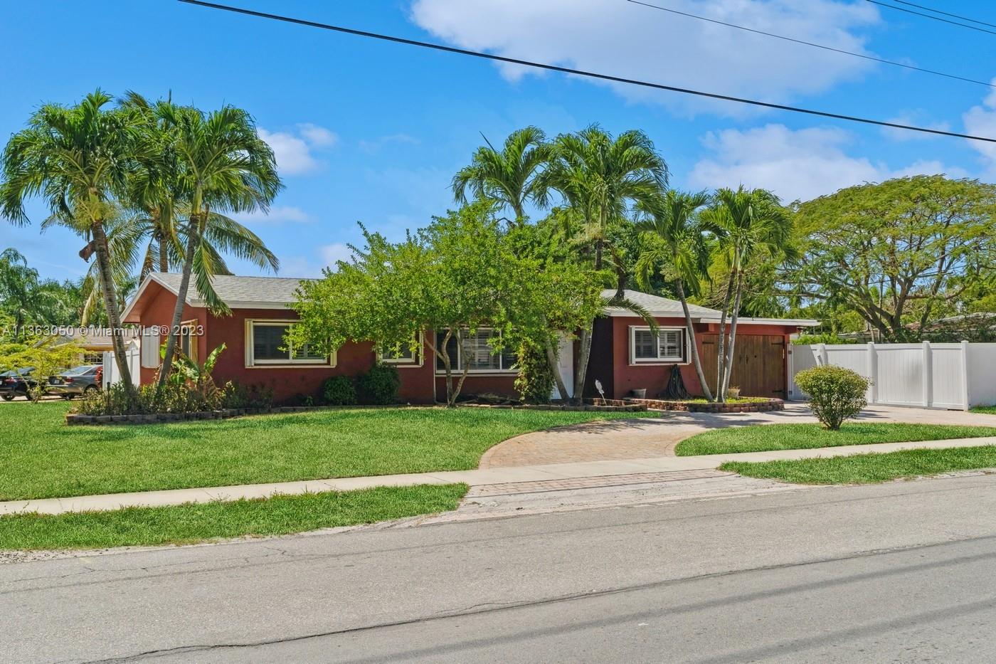 200 SW 15th St