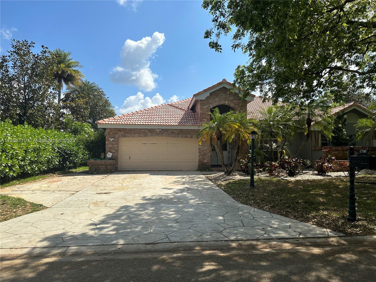 4700 Chardonnay Dr