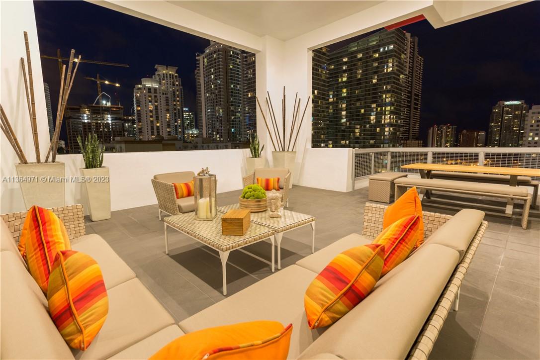 117 SW 10th Street Unit: 2005