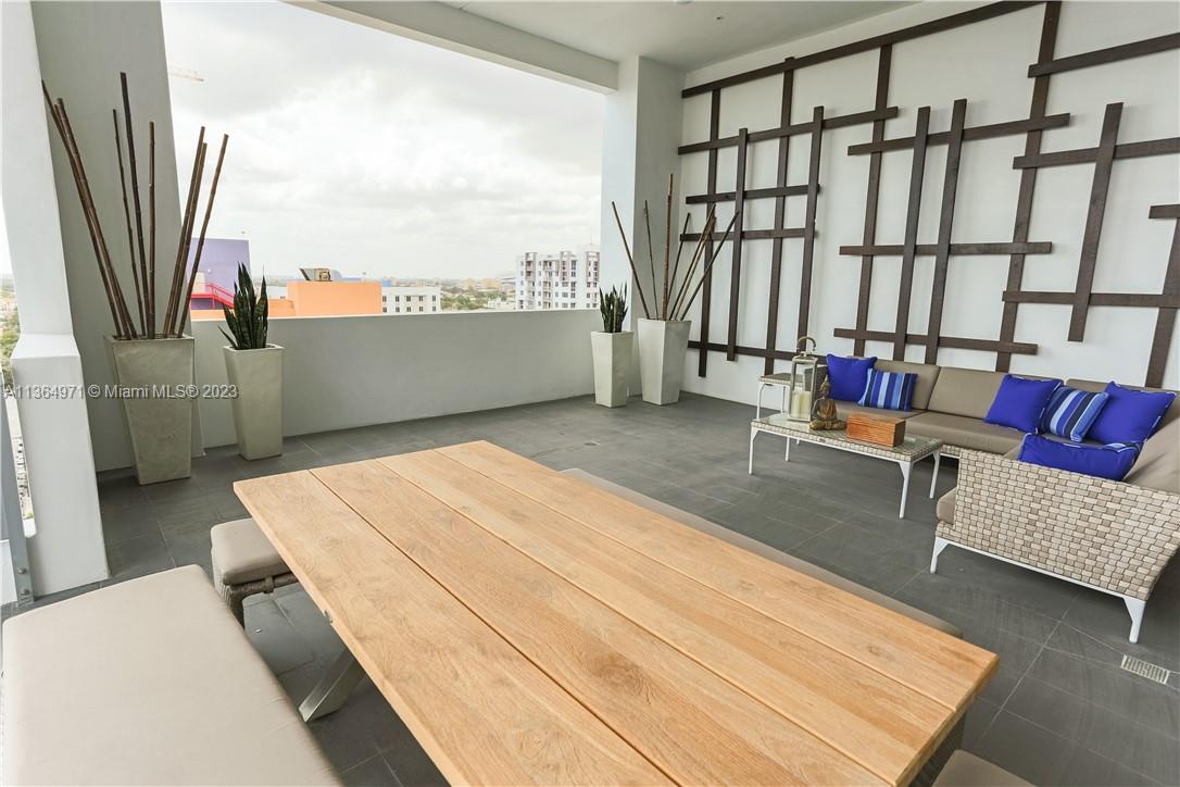 117 SW 10th Street Unit: 2005