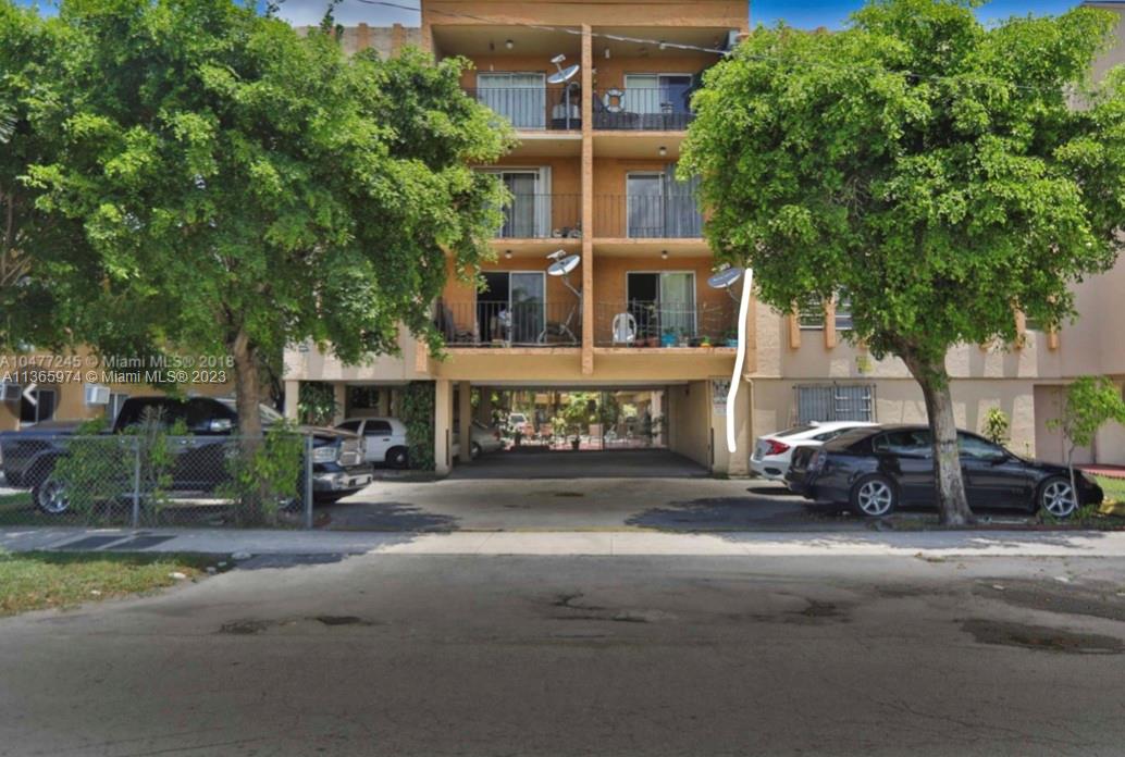 1085 W 68th St Unit: 204