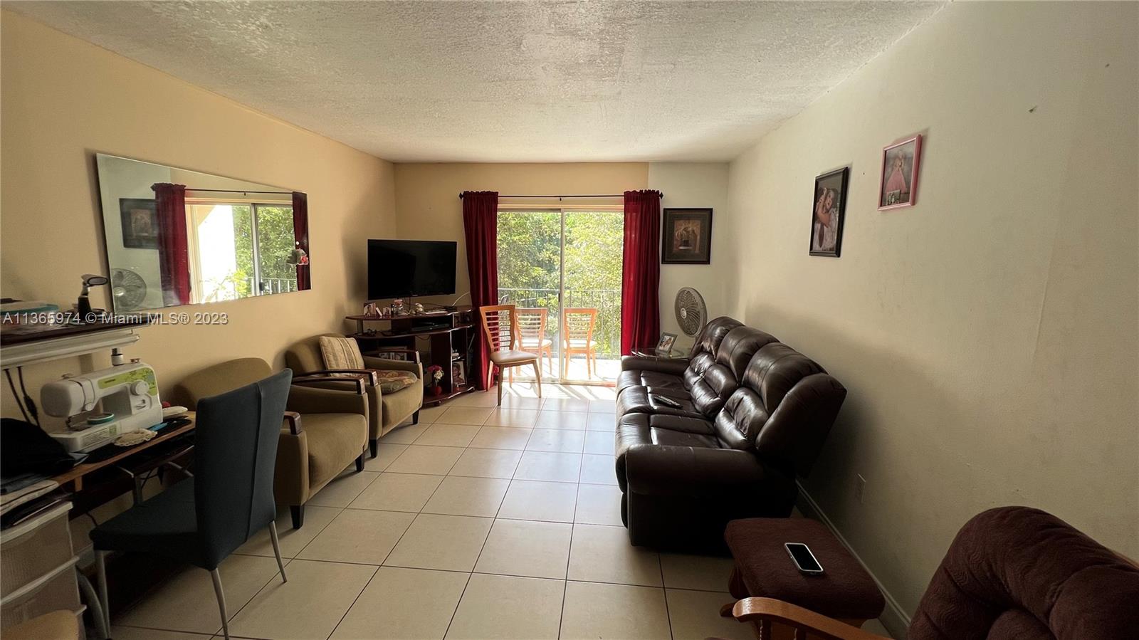 1085 W 68th St Unit: 204