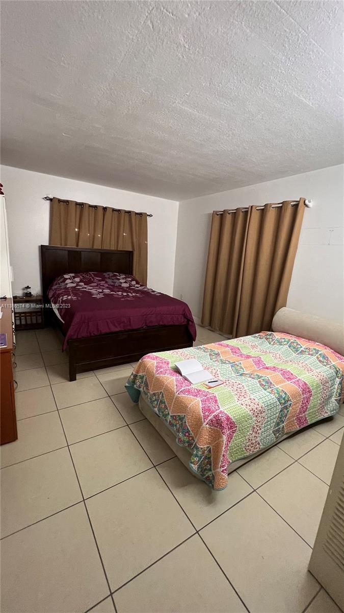 1085 W 68th St Unit: 204