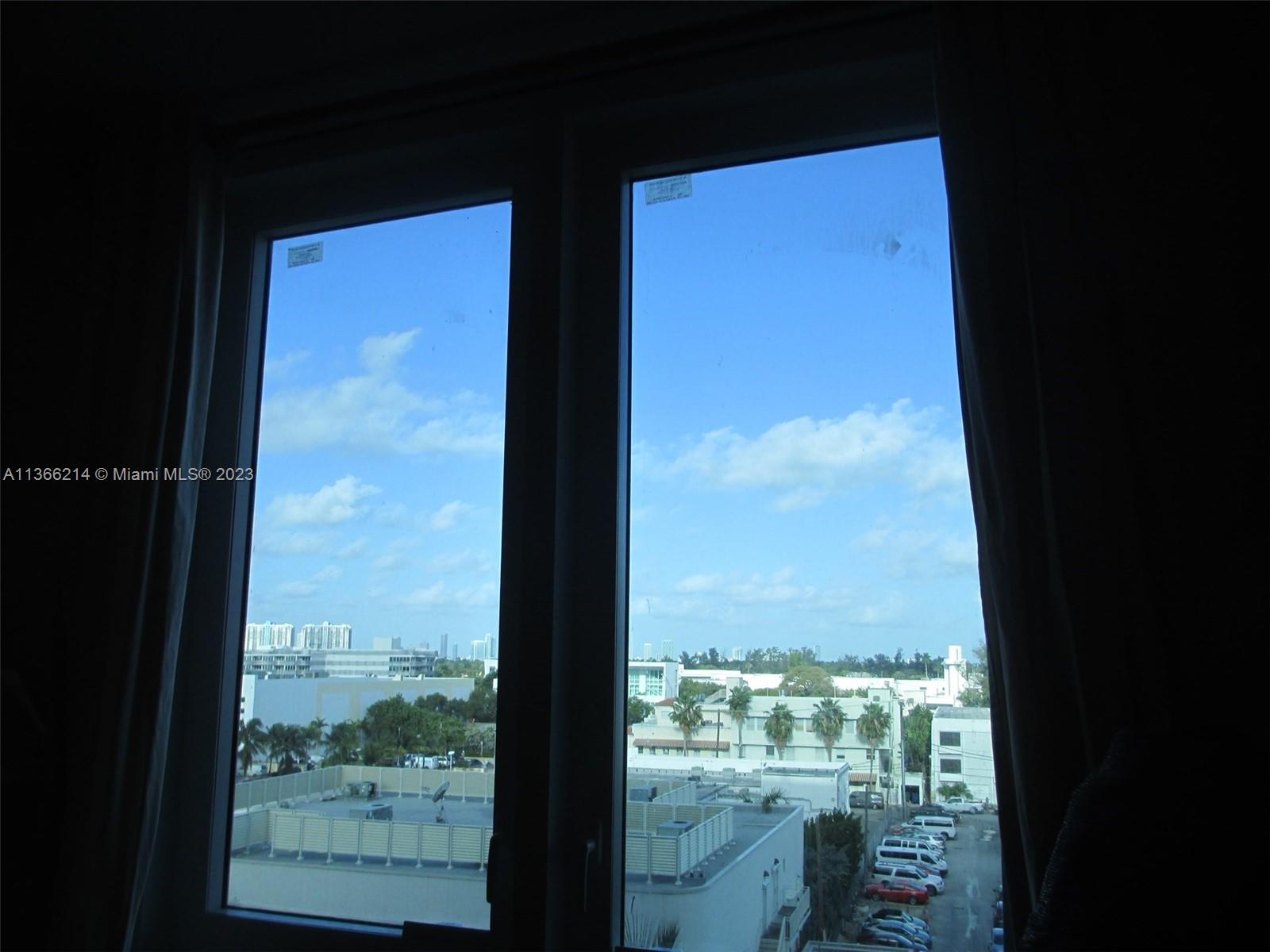 2301 Collins Ave Unit: 533