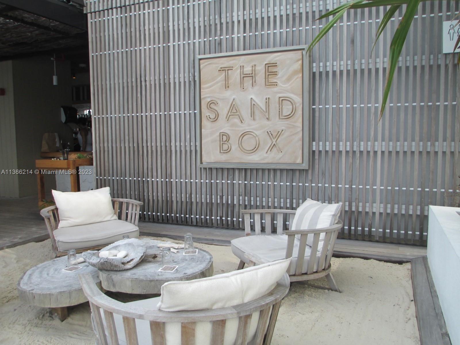 2301 Collins Ave Unit: 533