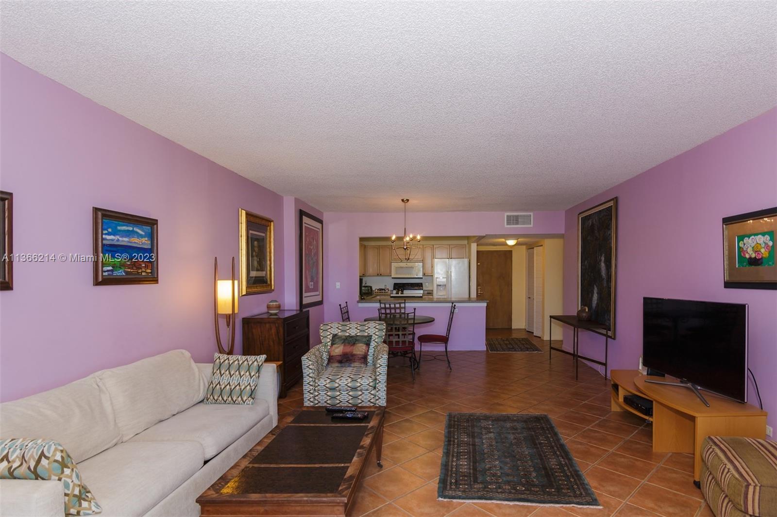 2301 Collins Ave Unit: 533
