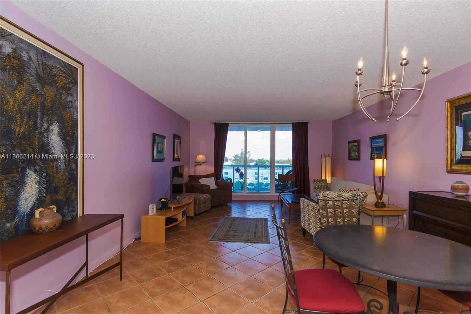 2301 Collins Ave Unit: 533