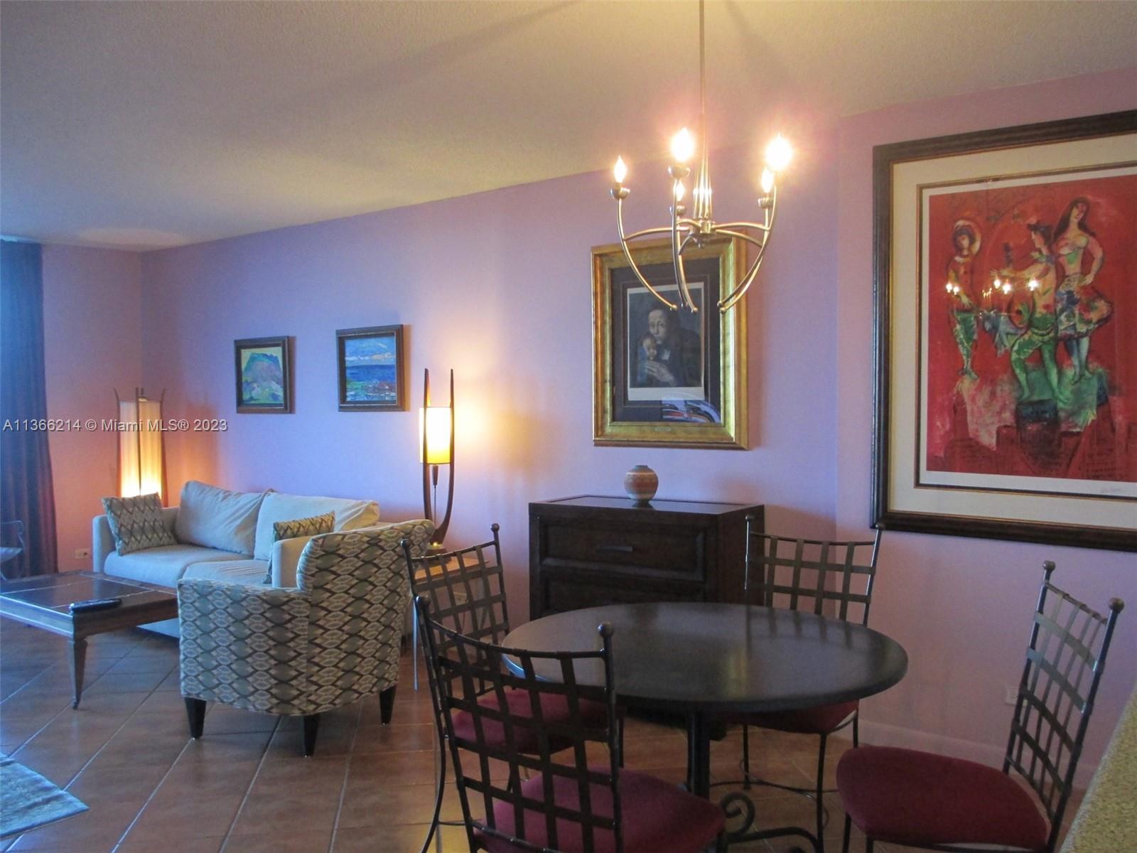 2301 Collins Ave Unit: 533