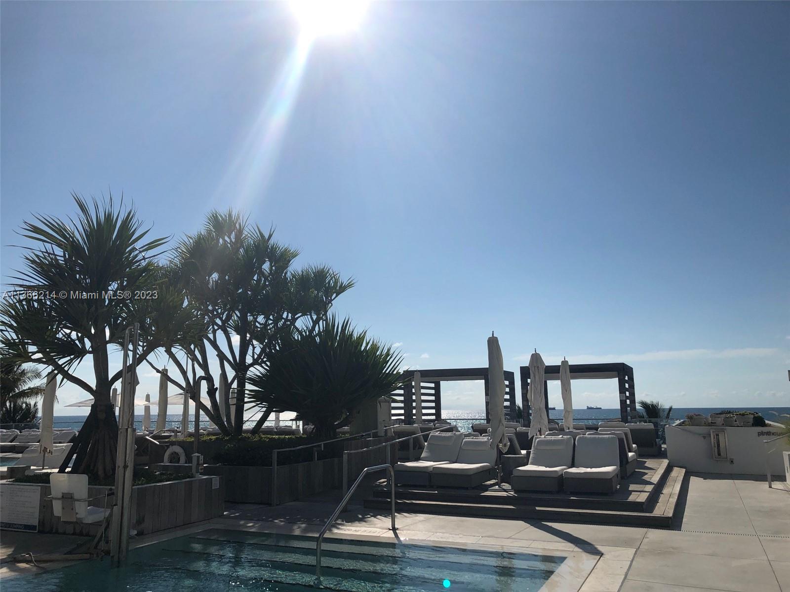 2301 Collins Ave Unit: 533