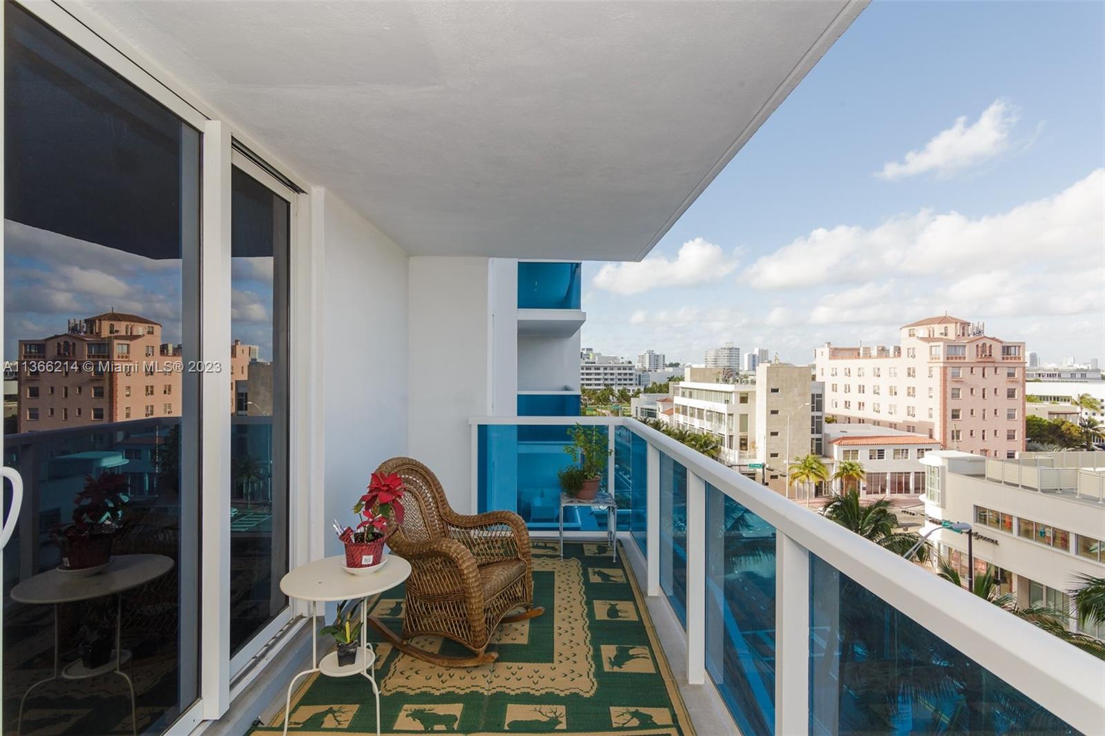 2301 Collins Ave Unit: 533