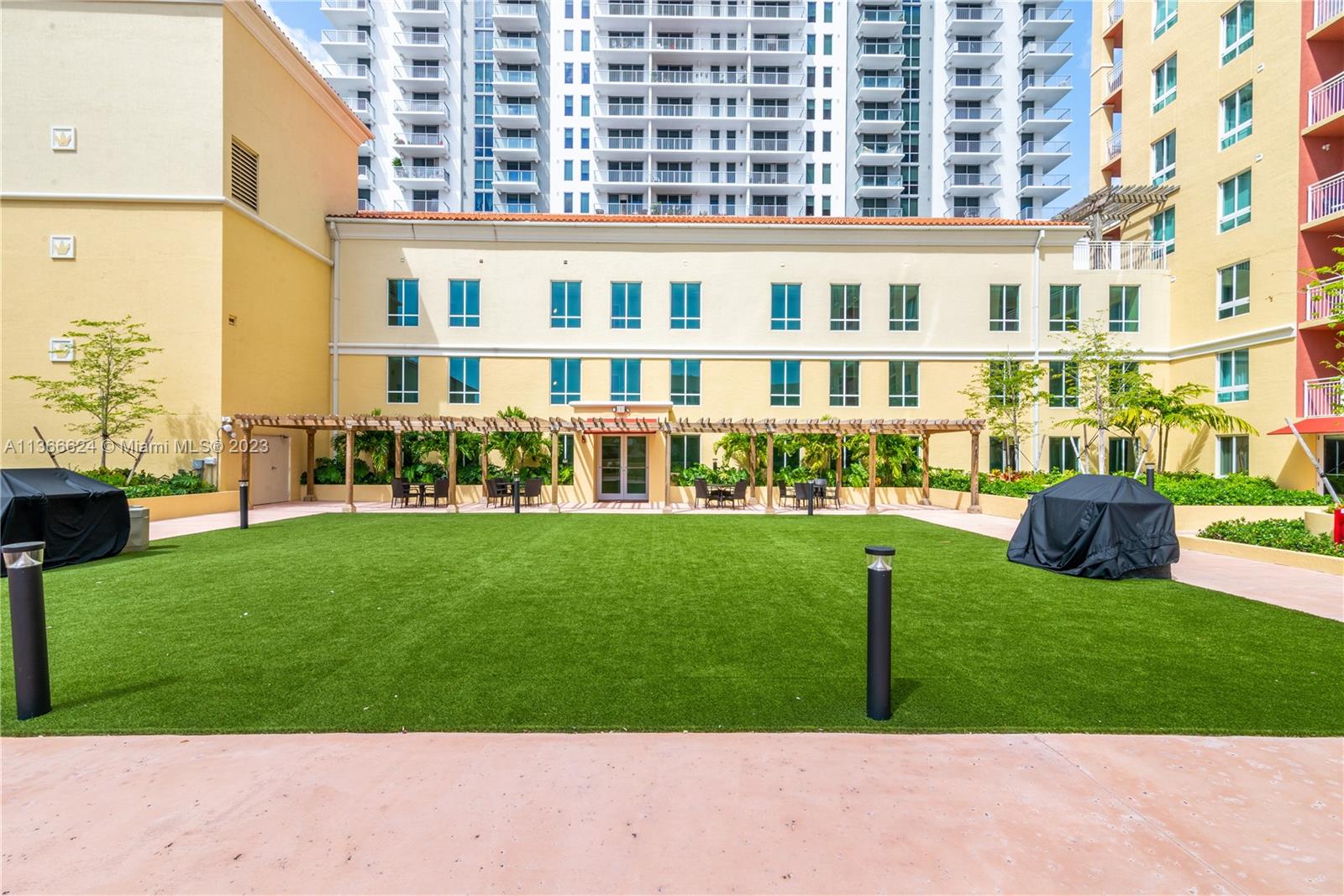 8945 SW 73rd Pl Unit: TH114S