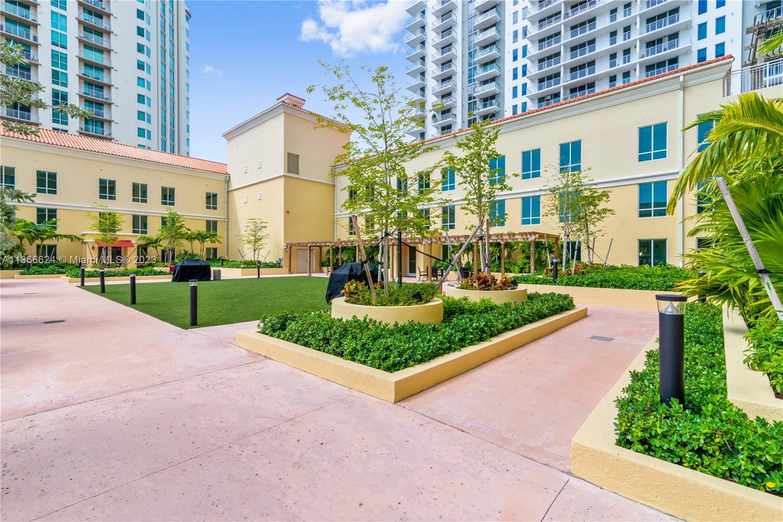 8945 SW 73rd Pl Unit: TH114S