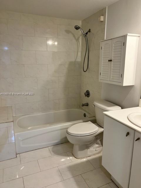 2740 SW 28th Ter Unit: 208