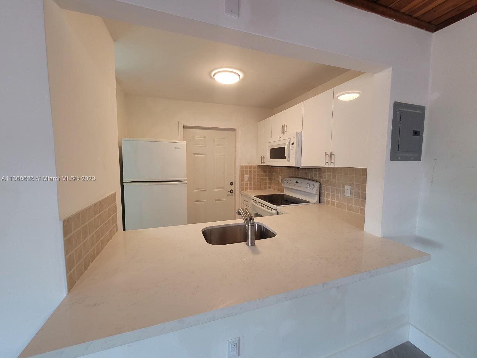 3575 NW 14th St Unit: B
