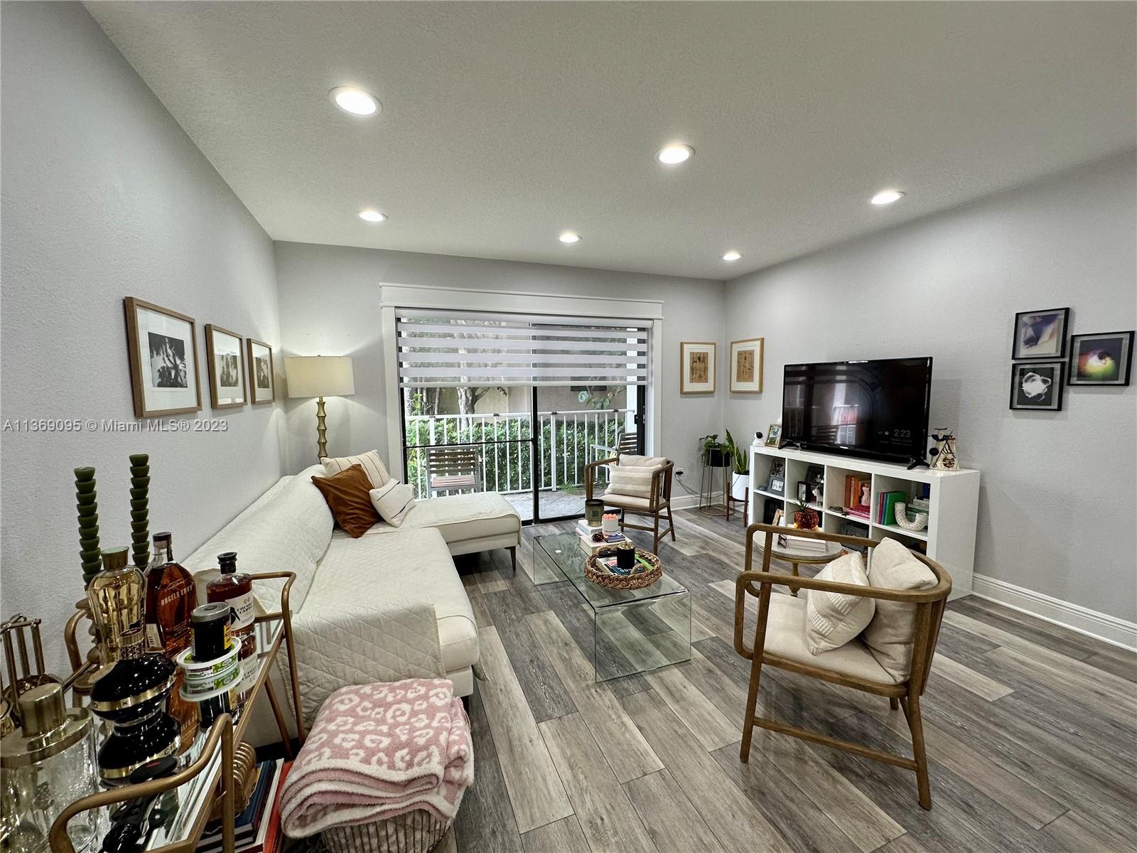 9301 SW 92nd Ave Unit: B112