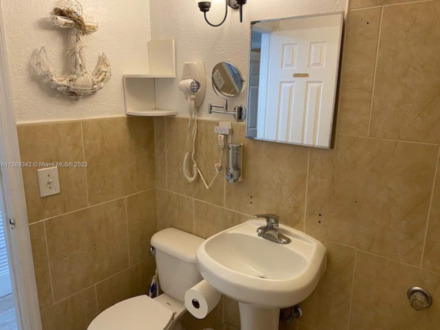2160 NW 18th Ter Unit: 1