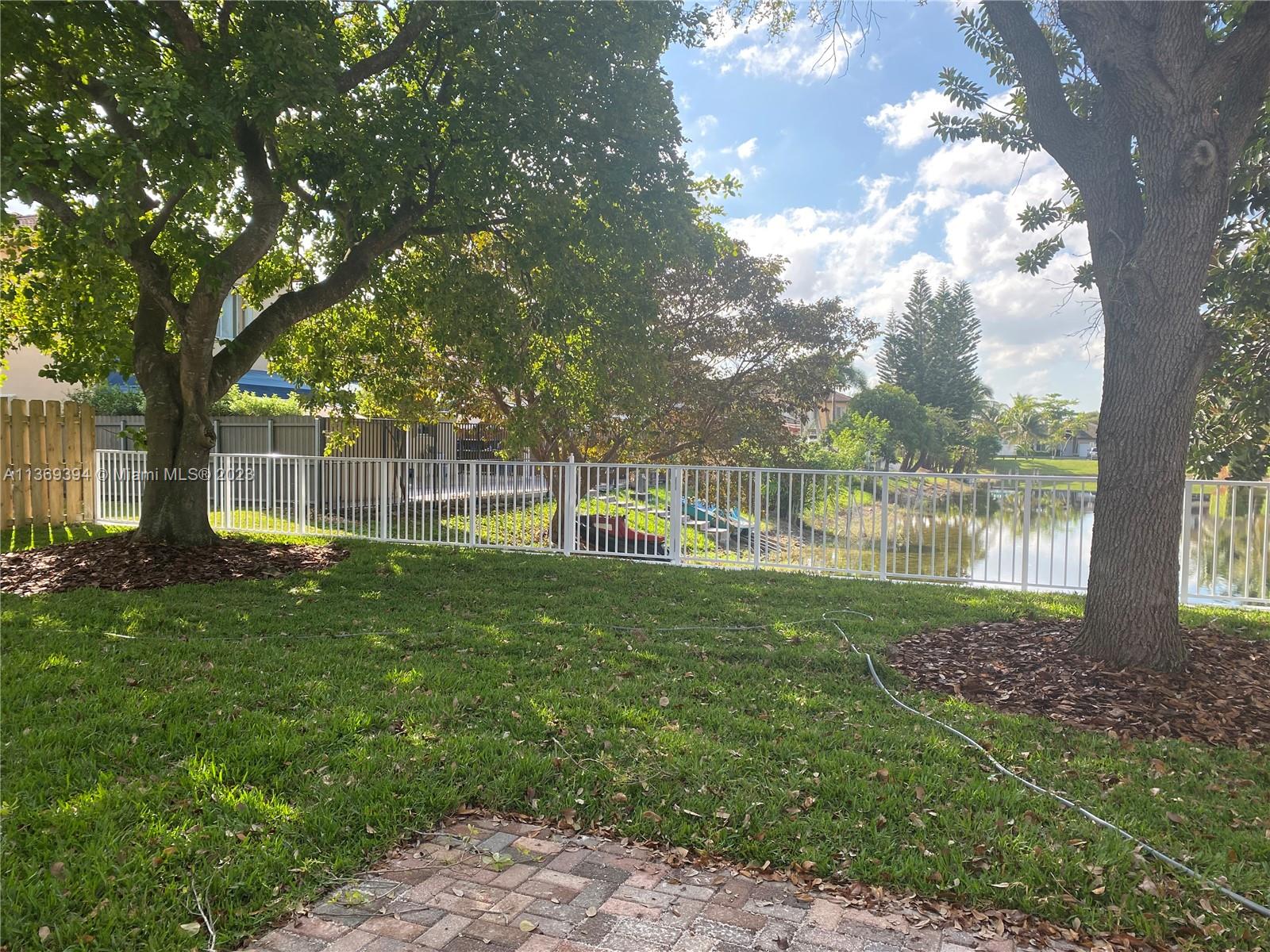 16350 SW 50th Ter