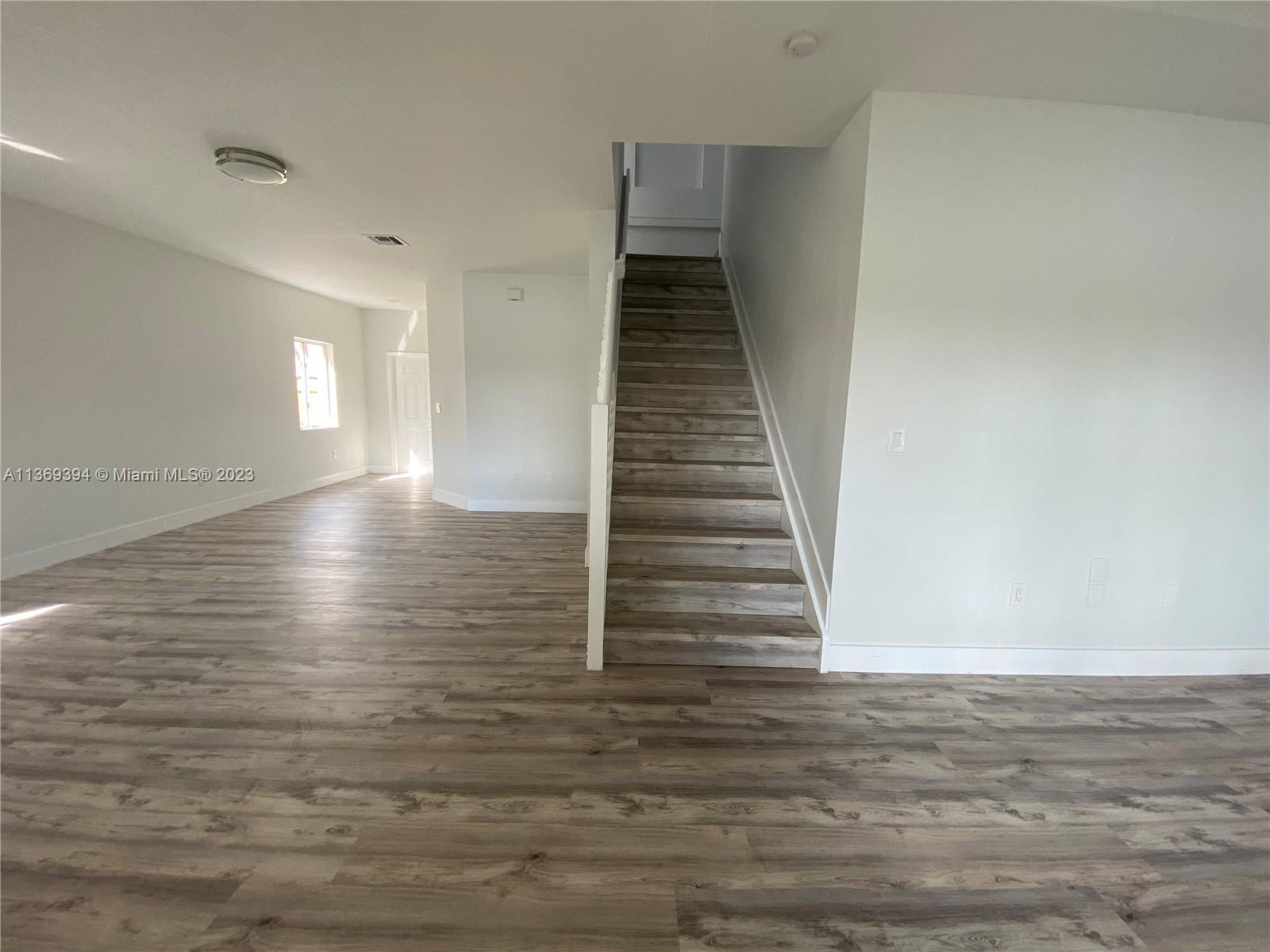 16350 SW 50th Ter