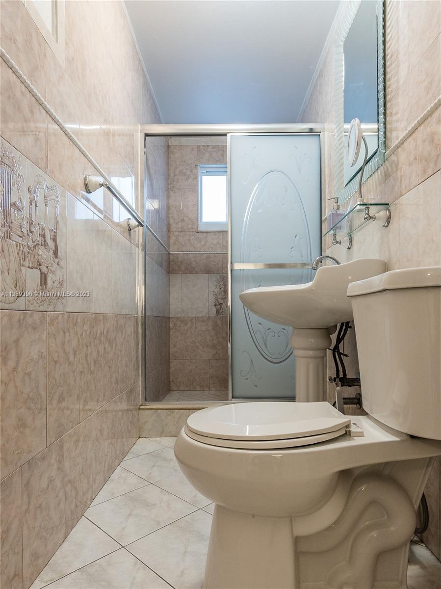 2160 NW 18th Ter Unit: Rear