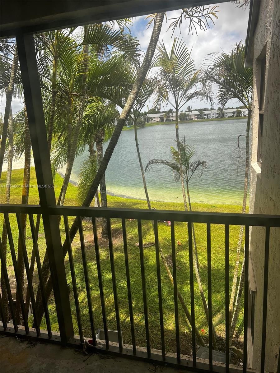 889 Hamilton Dr Unit: 889E