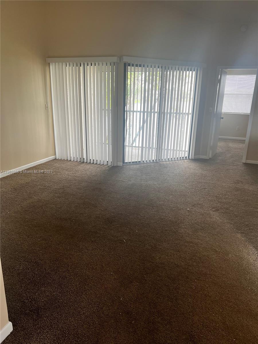 889 Hamilton Dr Unit: 889E